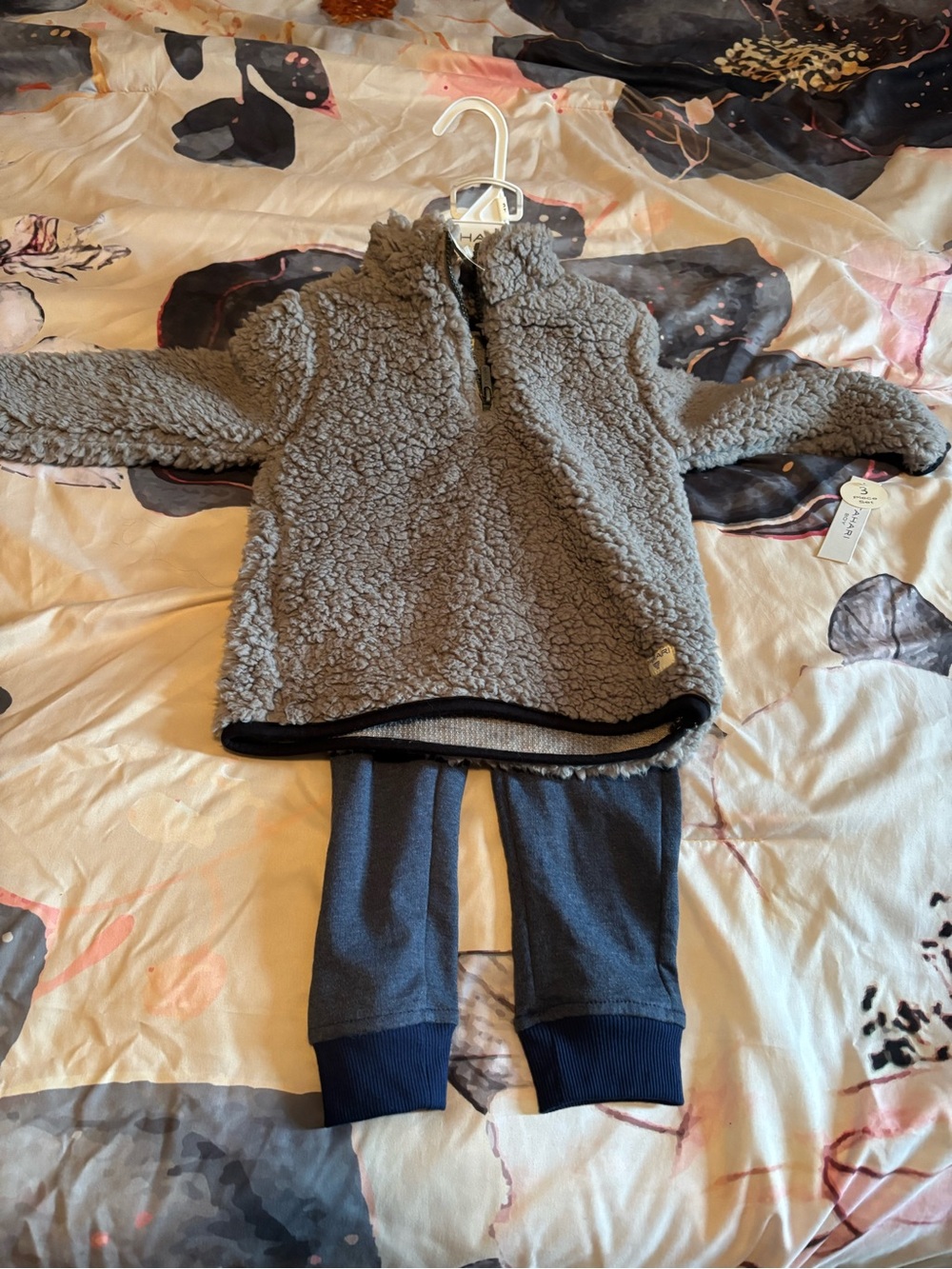 NWT!!! boys spring set Gray Sherpa Pullover with Knit Jogger Set and white tee!